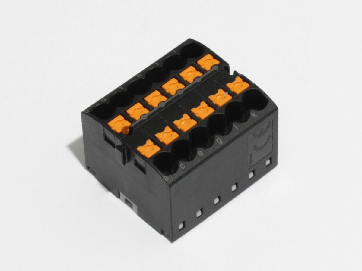 Power/Ground Distribution Block, 12-Way, 24A