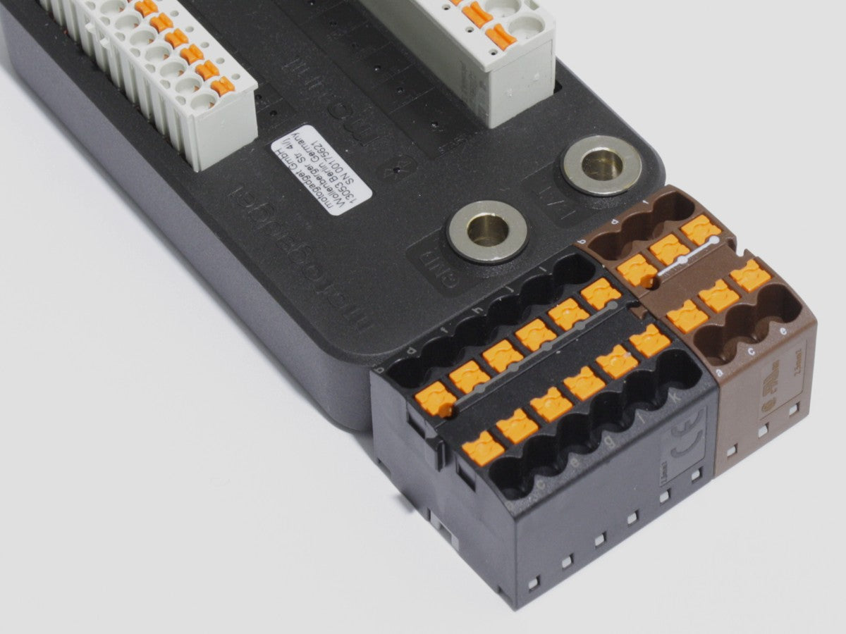 Power/Ground Distribution Block, 12-Way, 24A
