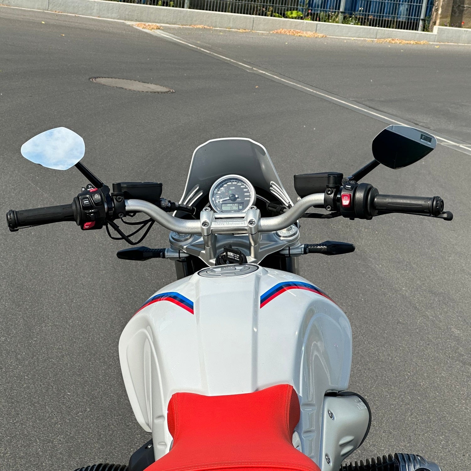 Motogadget mo.view club 110 pivot